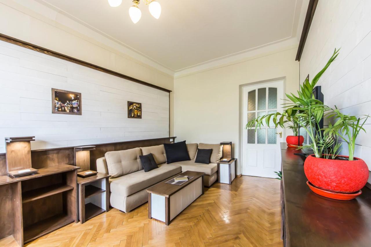 2х-кімнатна на майдані незалежності Apartment Kyiv