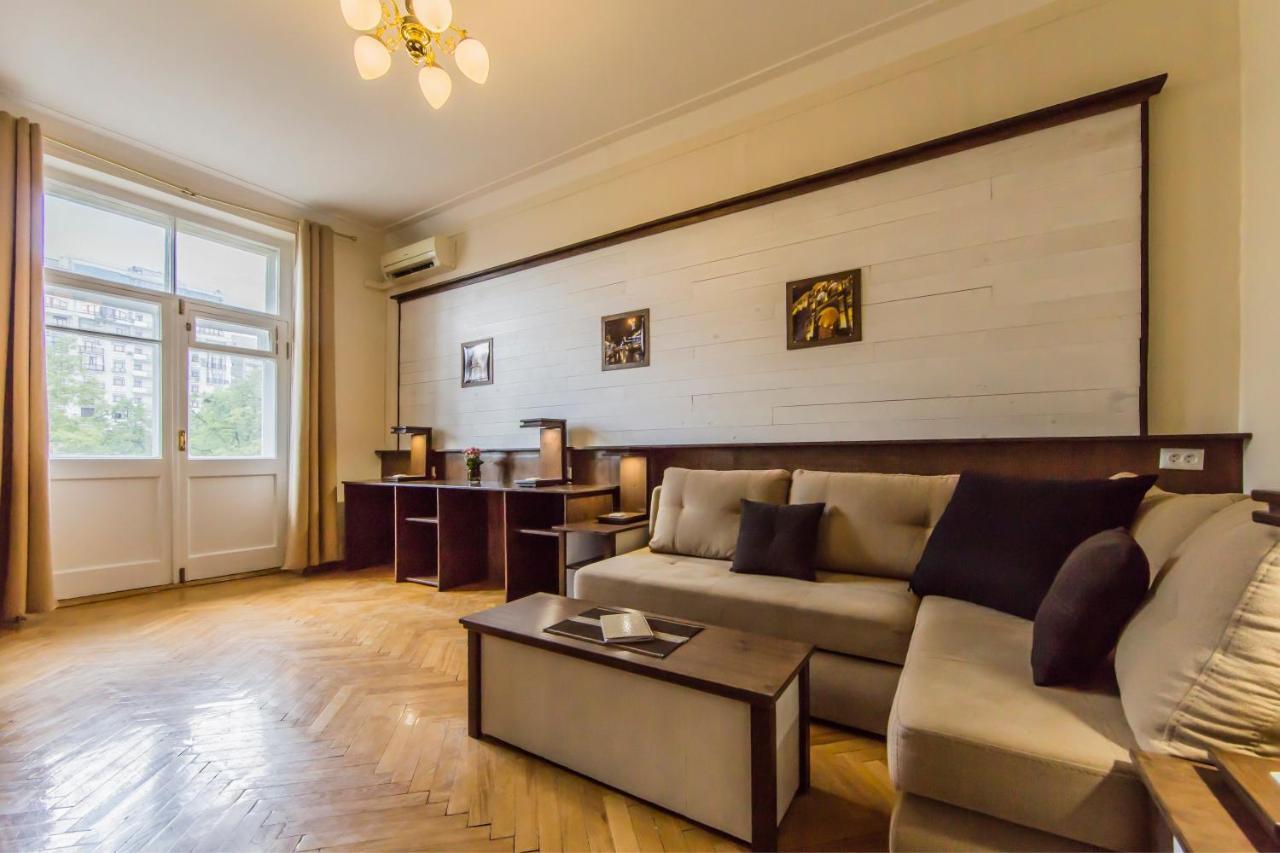 2х-кімнатна на майдані незалежності Apartment Kyiv