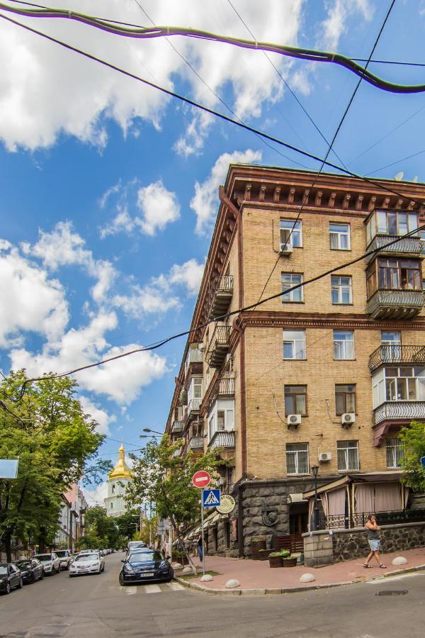 2х-кімнатна на майдані незалежності Apartment *